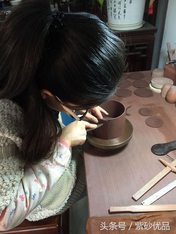 掇球<b>紫砂</b>壶全手工制作过程,很详细,建议收藏!