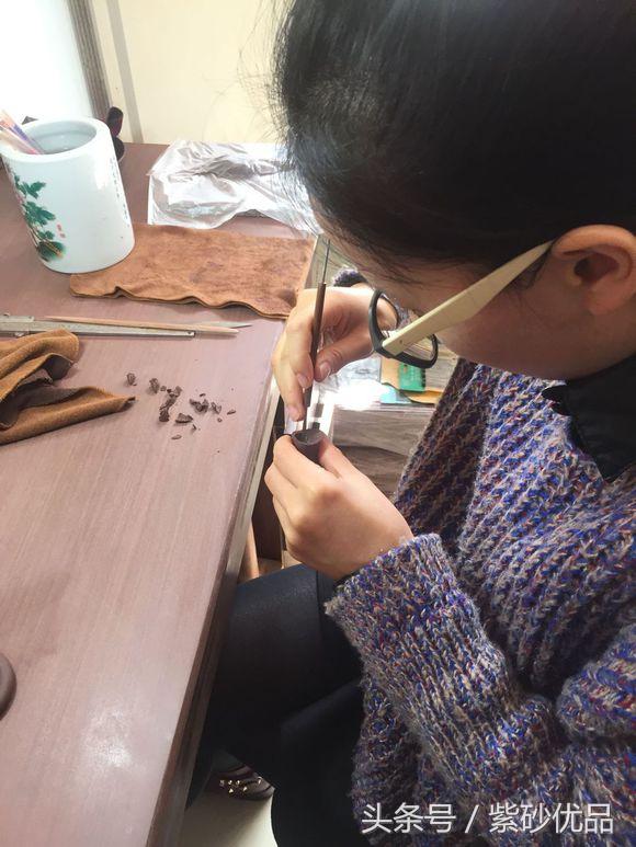 掇球<b>紫砂</b>壶全手工制作过程,很详细,建议收藏!