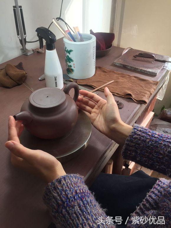 掇球<b>紫砂</b>壶全手工制作过程,很详细,建议收藏!