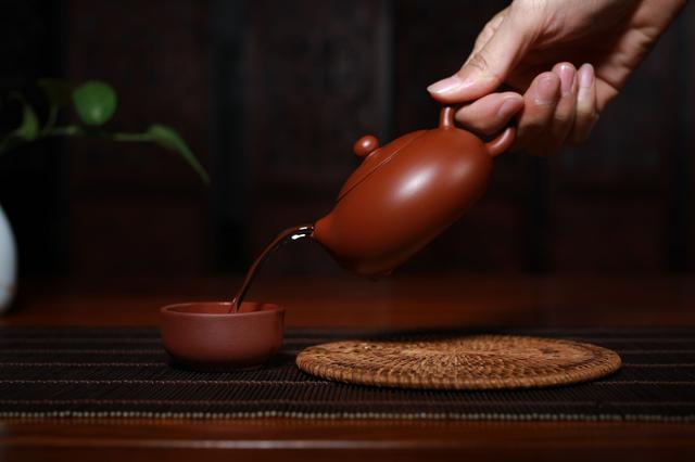 挑选<b>紫砂</b>壶你是靠什么