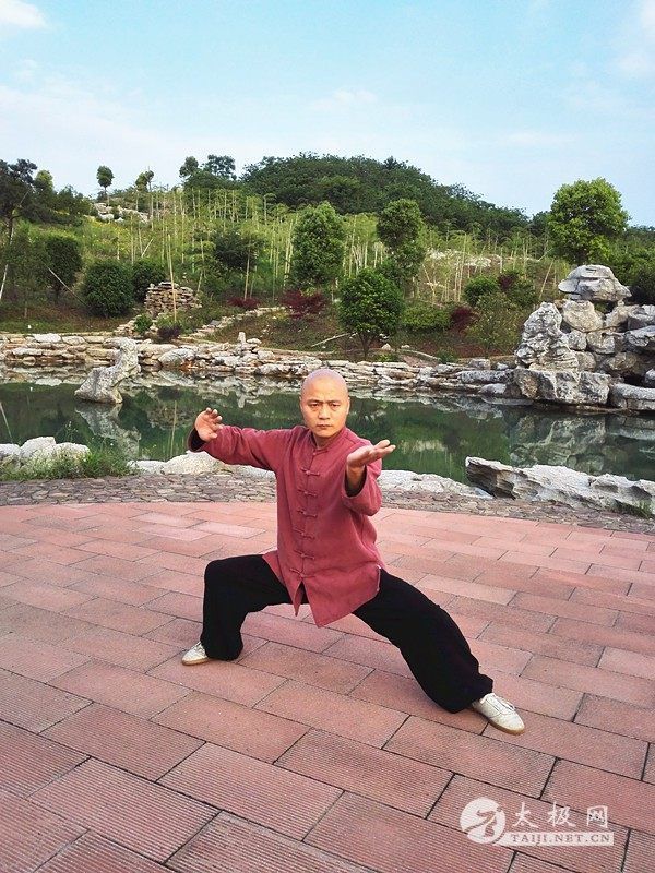 太极网<b>宜兴</b>分站成立 <b>宜兴</b>陈炳太极院院长岳曙泽任分站站长