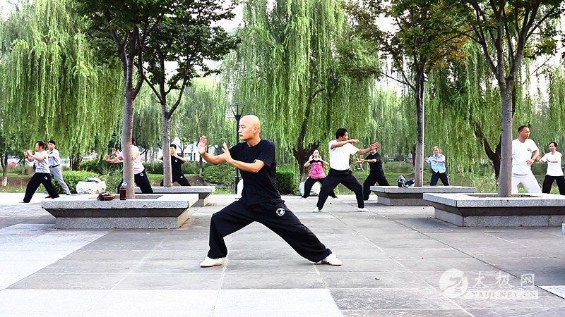 太极网<b>宜兴</b>分站成立 <b>宜兴</b>陈炳太极院院长岳曙泽任分站站长