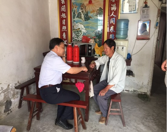 <b>宜兴市</b>分中心走进农户家中听民声