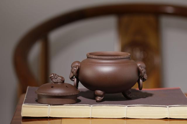 <b>紫砂</b>香炉--顾锡峰作品
