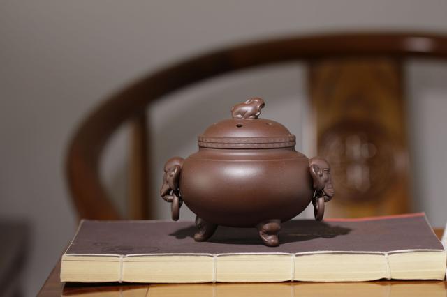 <b>紫砂</b>香炉--顾锡峰作品