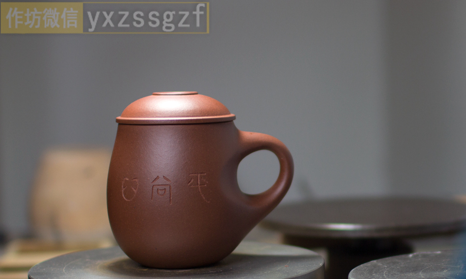 外行挑选<b>紫砂</b>壶,最喜欢玩倒立、敲击听声音!