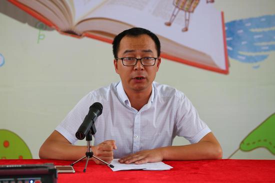 惠人书友向<b>宜兴市</b>大浦小学公益赠书2000多册