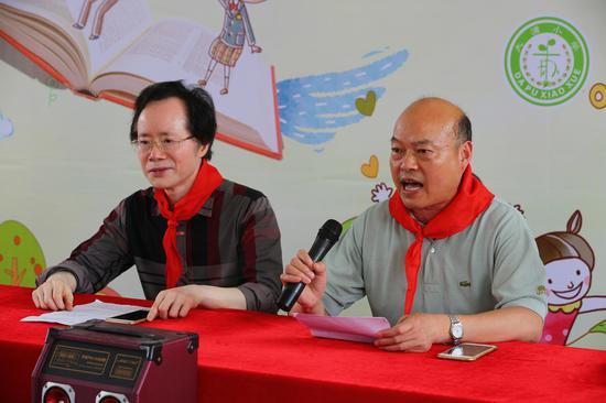 惠人书友向<b>宜兴市</b>大浦小学公益赠书2000多册