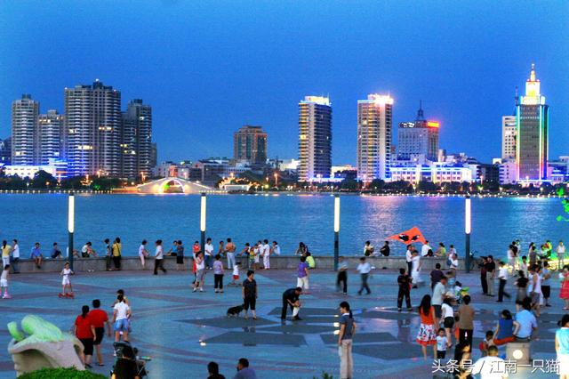 有一座城市叫<b>宜兴</b>