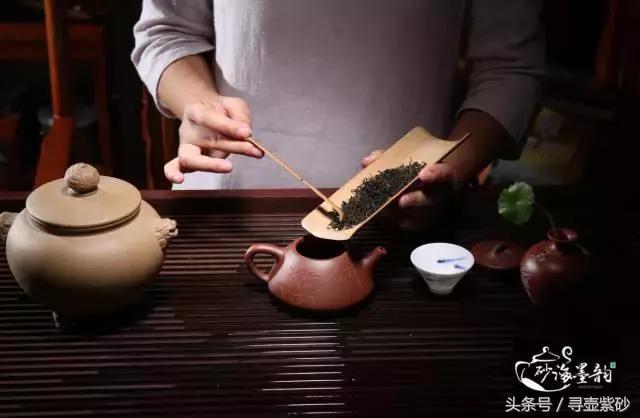想要养一把漂亮的<b>紫砂</b>壶,请这样做,不要盲目的网上学习