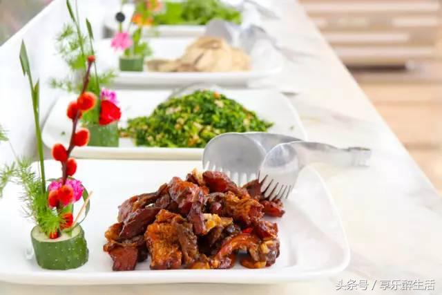 住<b>宜兴</b>地标酒店,每间客房沐浴系统就壕掷20多万,周末不加价!