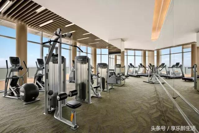住<b>宜兴</b>地标酒店,每间客房沐浴系统就壕掷20多万,周末不加价!