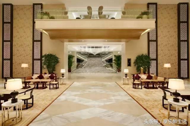 住<b>宜兴</b>地标酒店,每间客房沐浴系统就壕掷20多万,周末不加价!