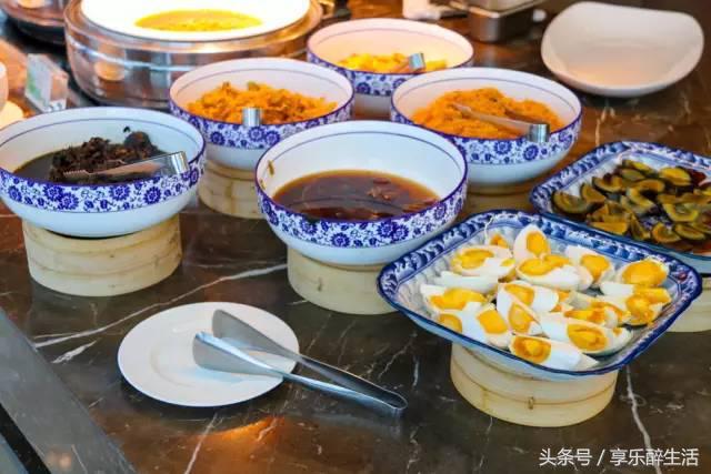 住<b>宜兴</b>地标酒店,每间客房沐浴系统就壕掷20多万,周末不加价!