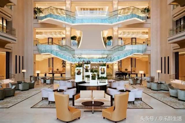 住<b>宜兴</b>地标酒店,每间客房沐浴系统就壕掷20多万,周末不加价!