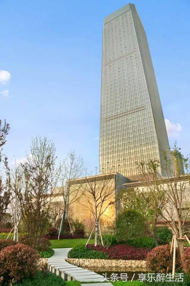 住<b>宜兴</b>地标酒店,每间客房沐浴系统就壕掷20多万,周末不加价!