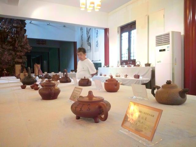 <b>宜兴</b>手工制陶大赛获奖作品展在天津举办