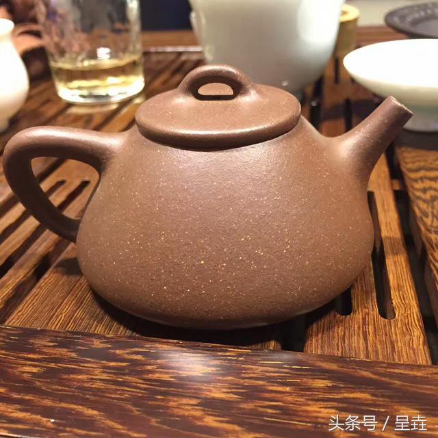 <b>紫砂</b>与茶 ‖ 潜移默化的存在