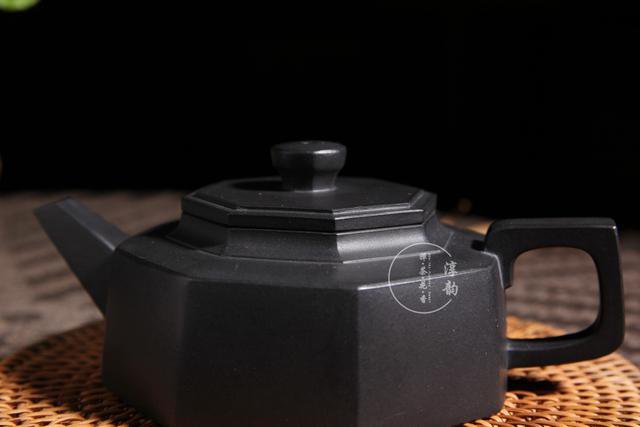 最简单的仿佛辨别<b>紫砂</b>壶的好坏,就是这几点了