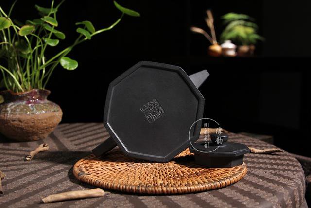 最简单的仿佛辨别<b>紫砂</b>壶的好坏,就是这几点了