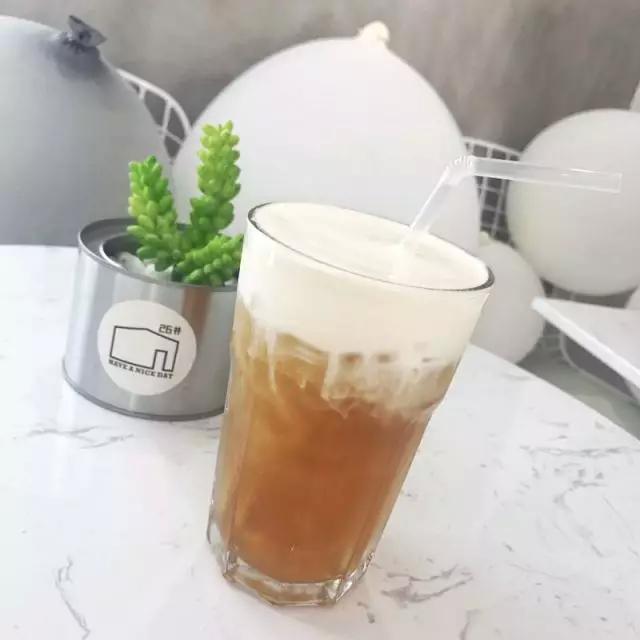 嗨,我想请你在<b>宜兴</b>最后的老城区喝一杯咖啡~