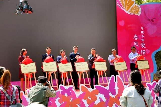宜兴隆重举办2018年梁祝文化旅游节暨观蝶节