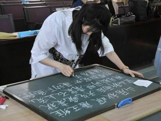 百炼成钢 致善致美--宜兴市小学美术青年教师基本功大赛在宜兴市实验小学举行