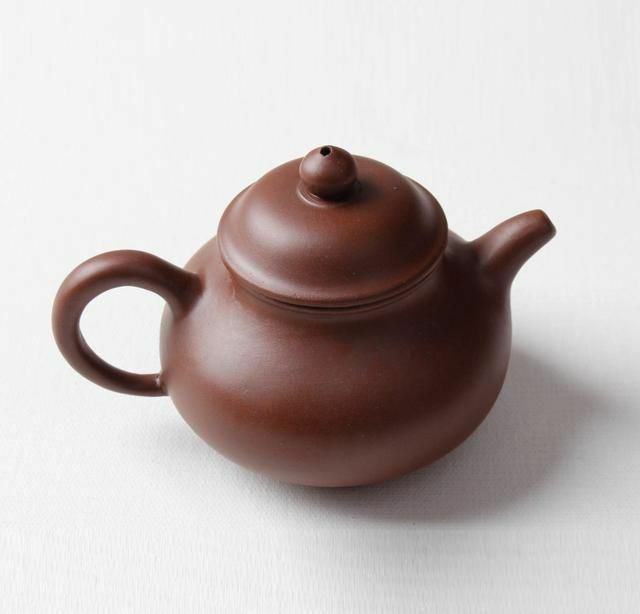 泡茶大有讲究!紫砂壶泡的更加茶香弥漫，传承中华几千年的茶文化