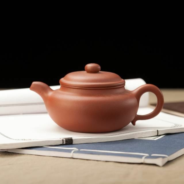 这么好看的紫砂茶壶，下个月发工资我一定要买一款带回家给老爸