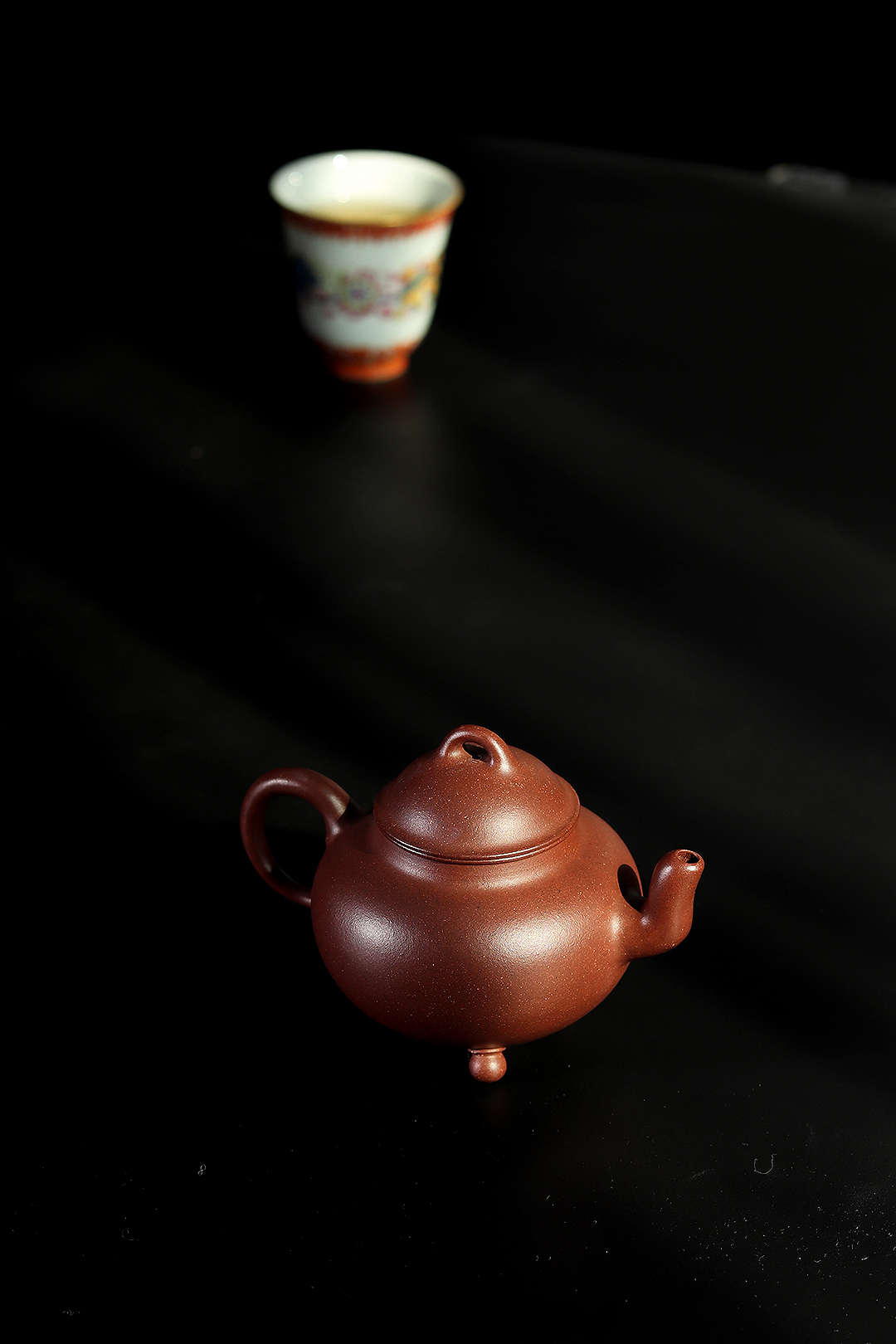 陈瀚柽紫砂壶《三足桥鼎》赏析