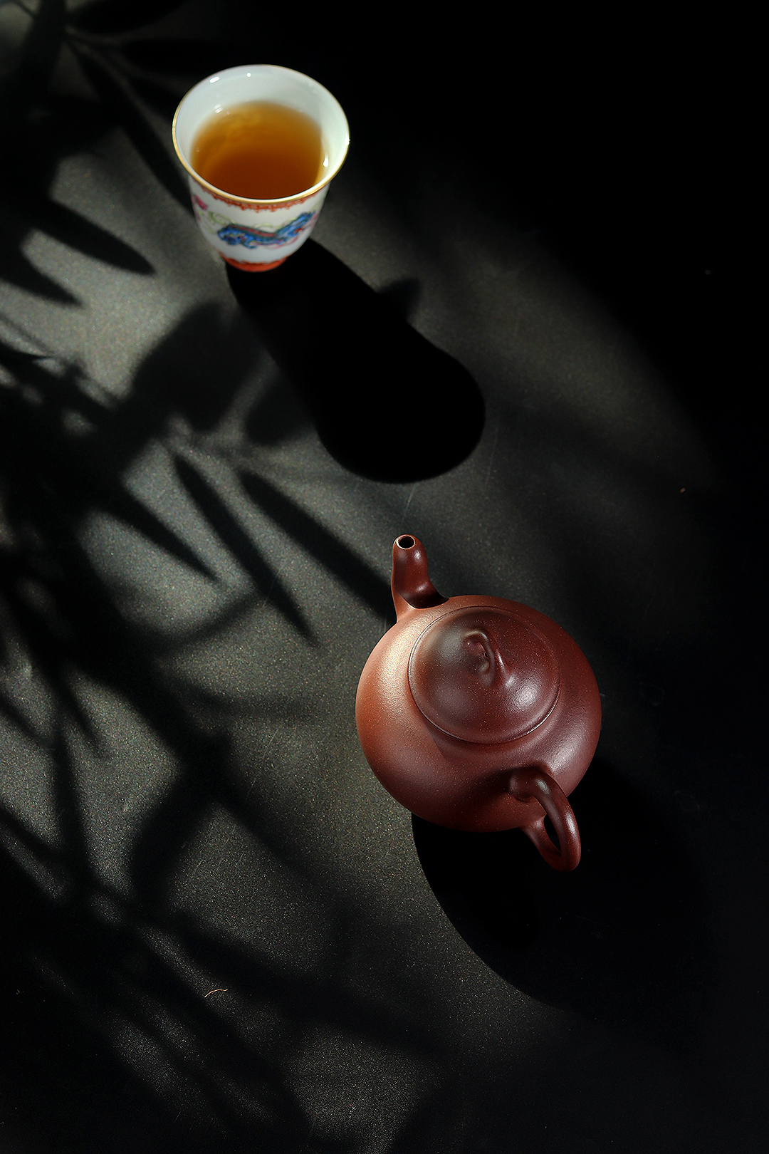 陈瀚柽紫砂壶《三足桥鼎》赏析