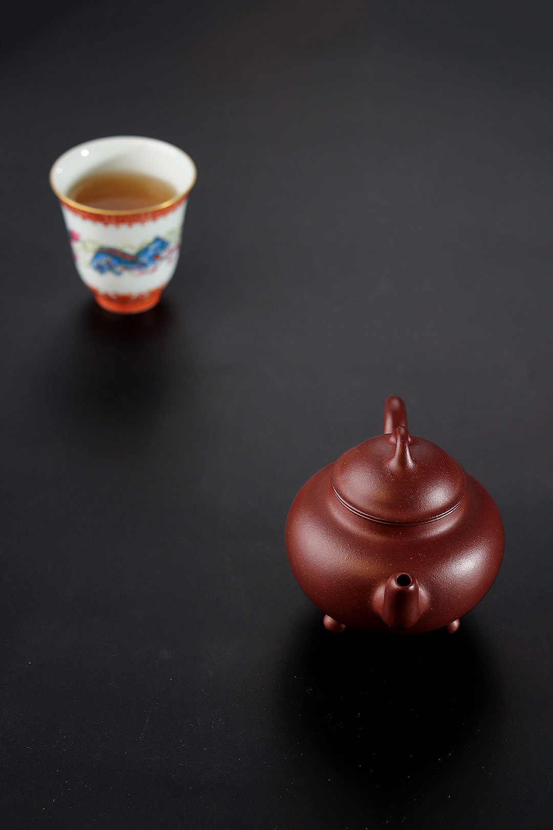 陈瀚柽紫砂壶《三足桥鼎》赏析