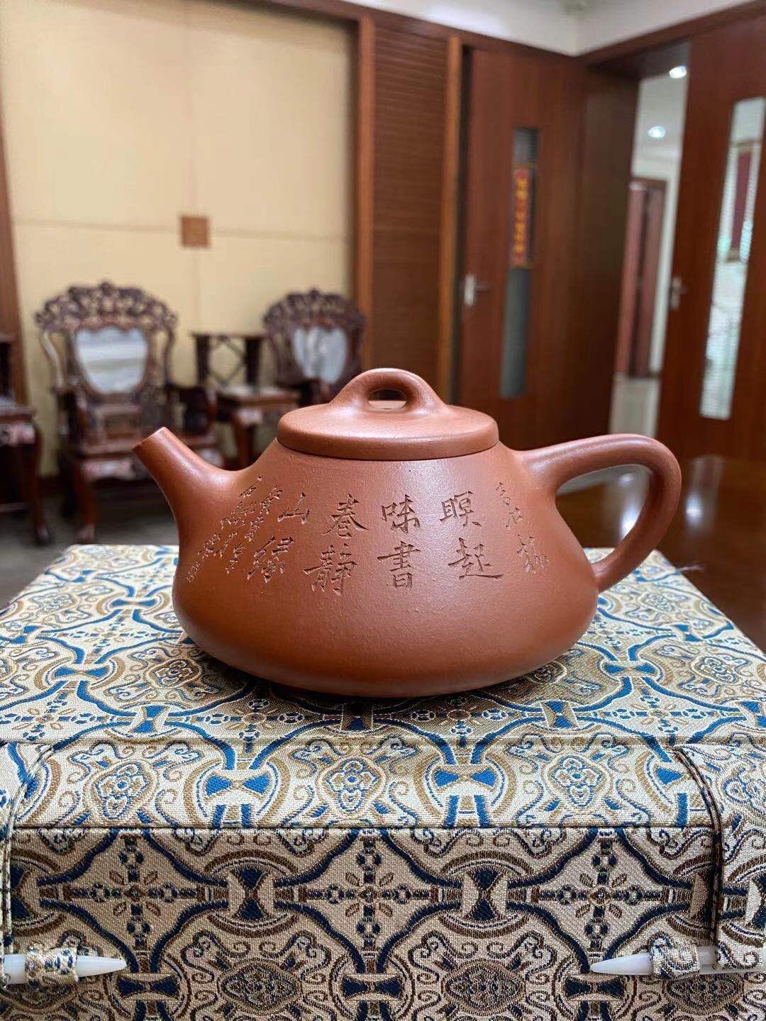 束凤英（谭泉海铭）