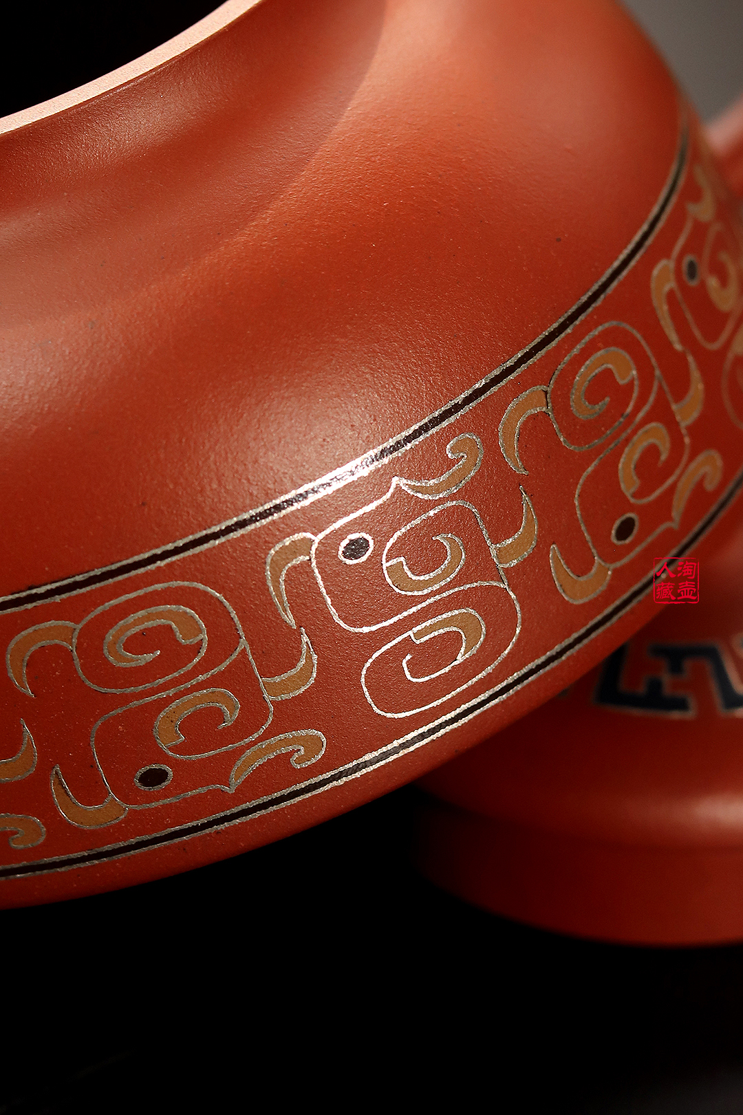 钱美云全手工制《嵌银丝伴月紫砂壶》赏析