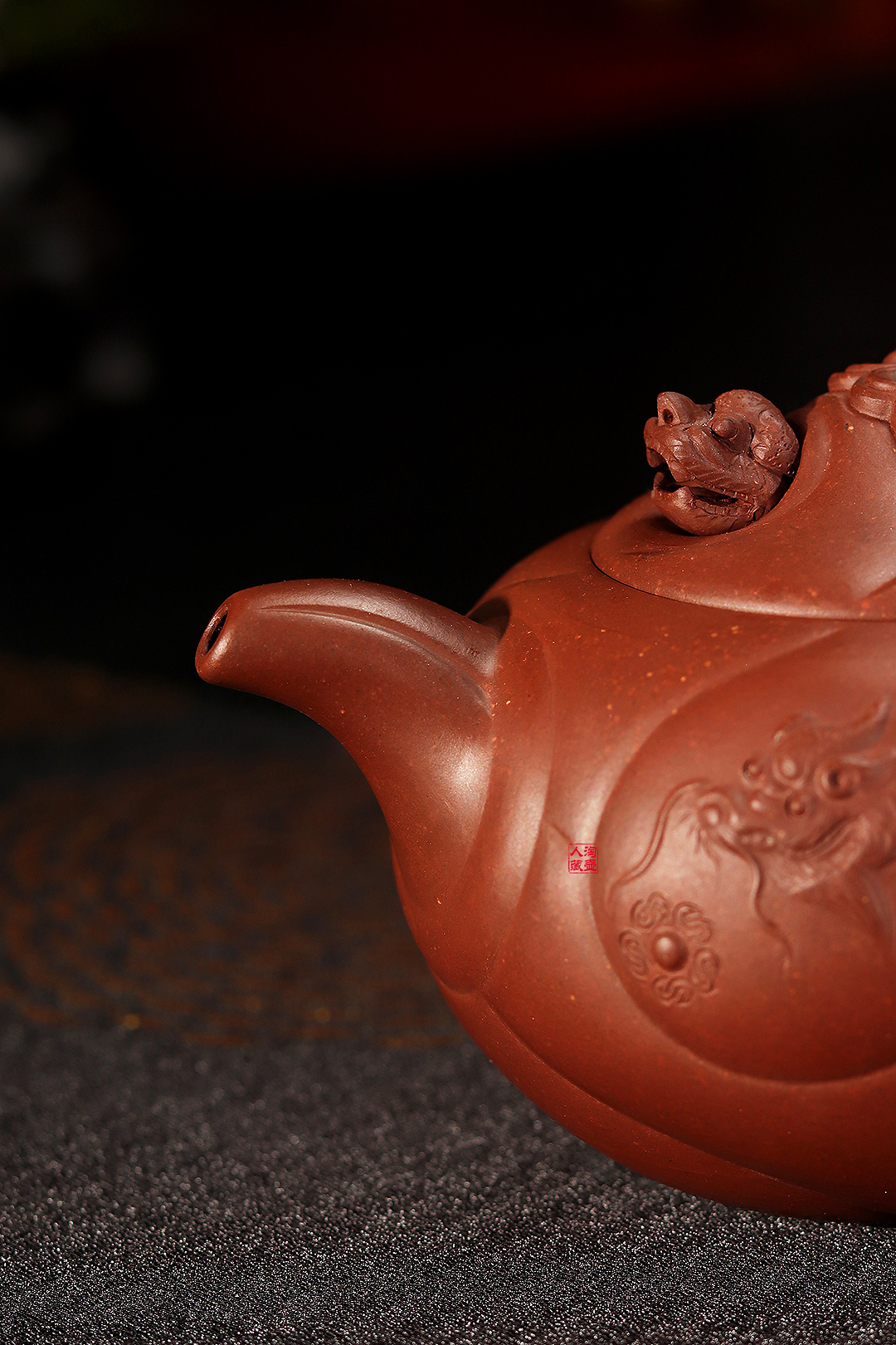 张列平紫砂壶《玉麟鱼化龙》赏析