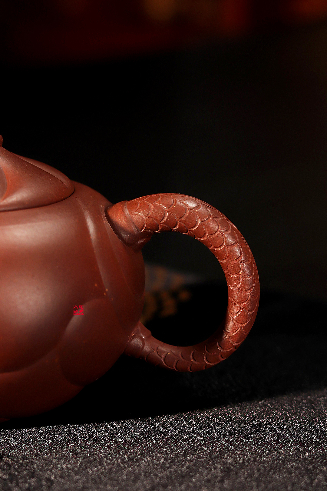 张列平紫砂壶《玉麟鱼化龙》赏析