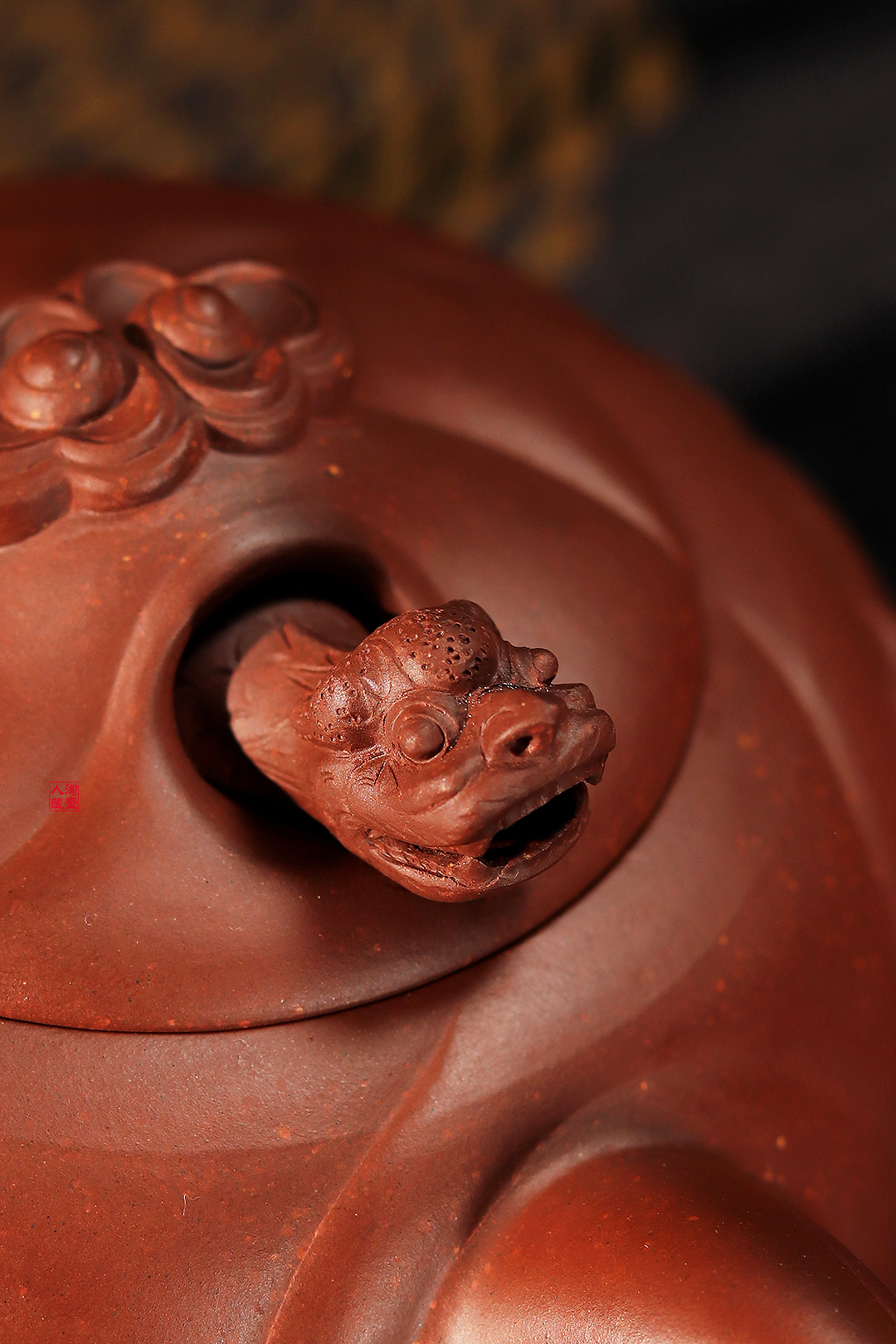 张列平紫砂壶《玉麟鱼化龙》赏析