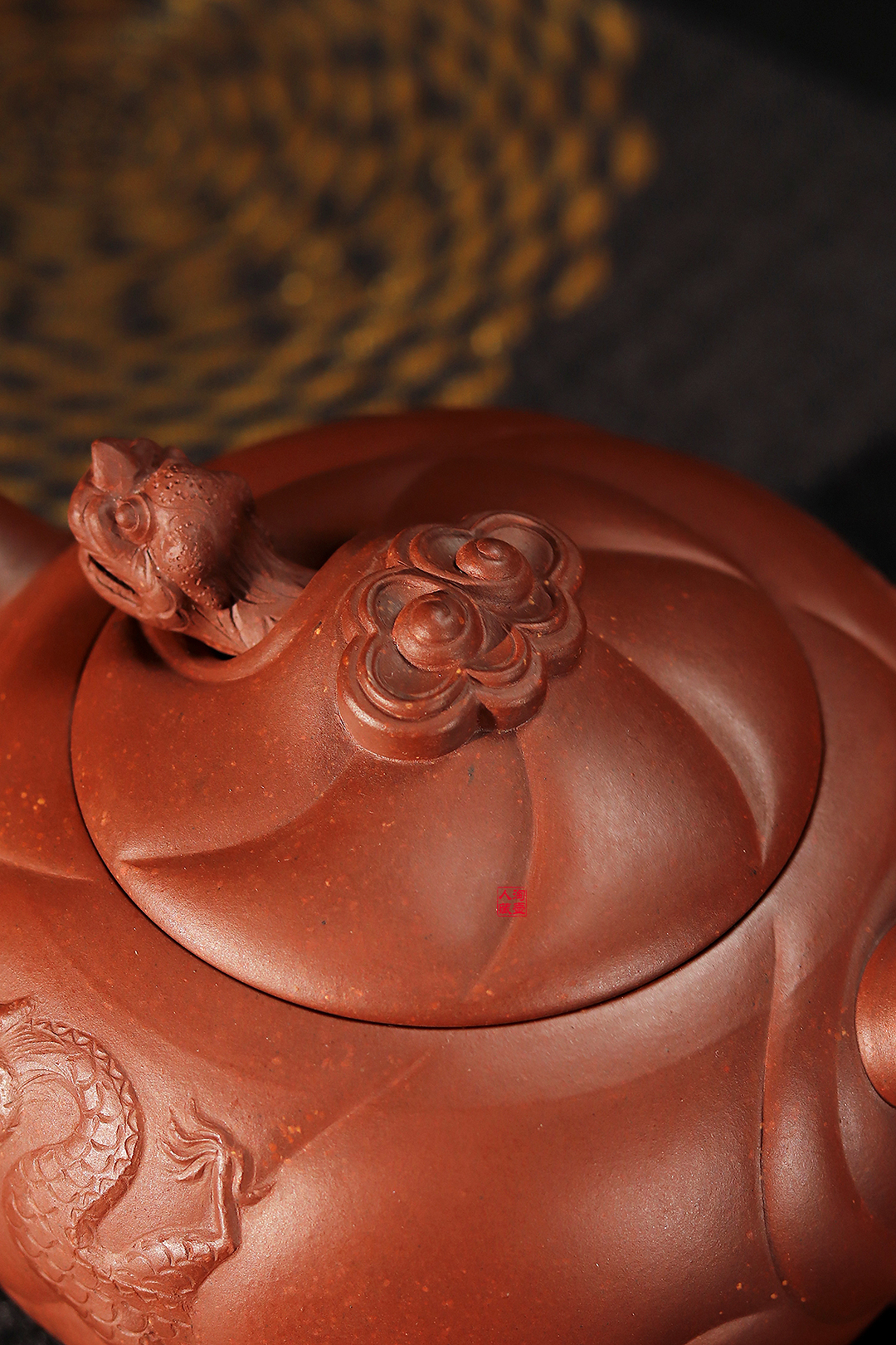 张列平紫砂壶《玉麟鱼化龙》赏析