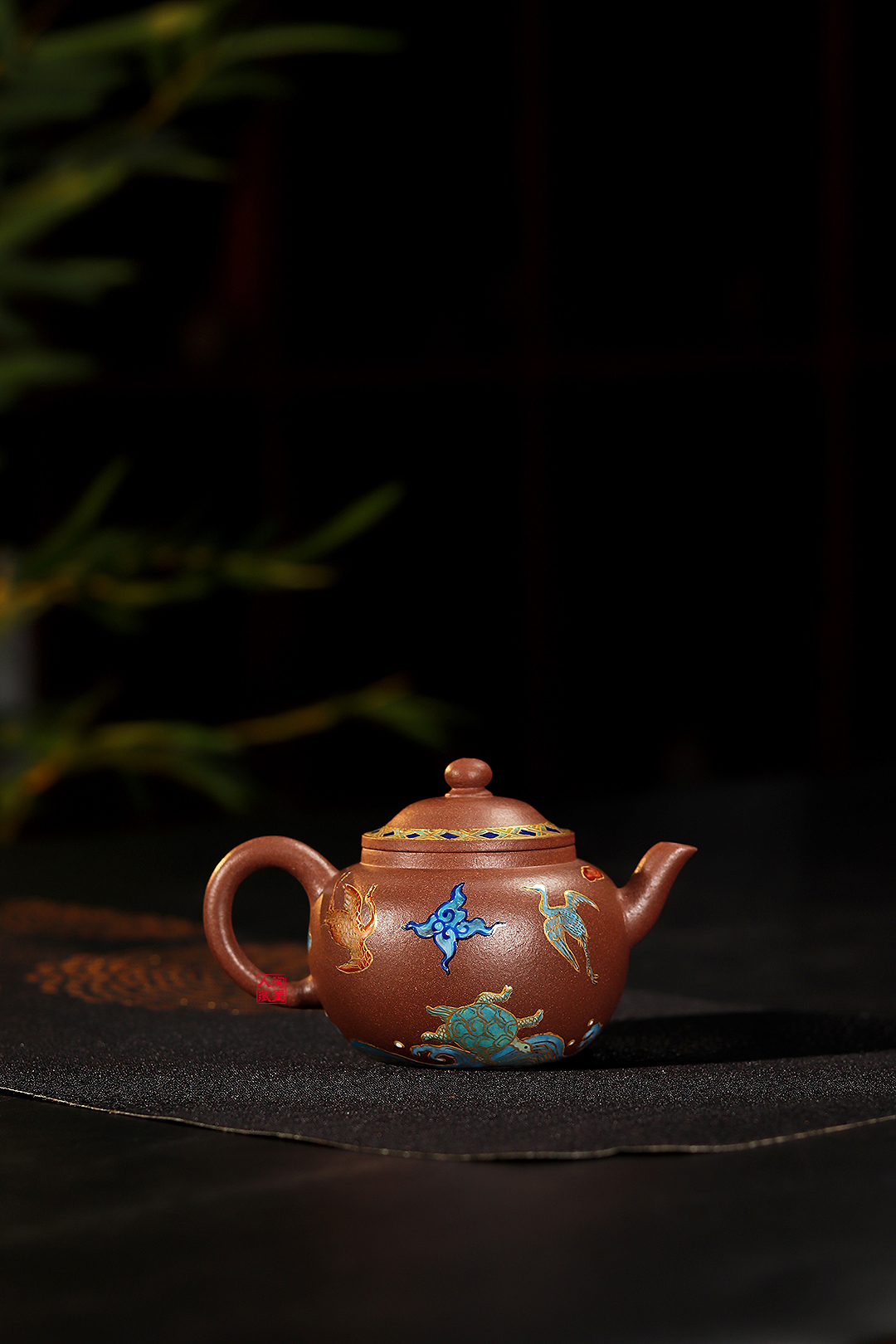 惠祥云紫砂壶《景泰蓝描金心宝壶》赏析