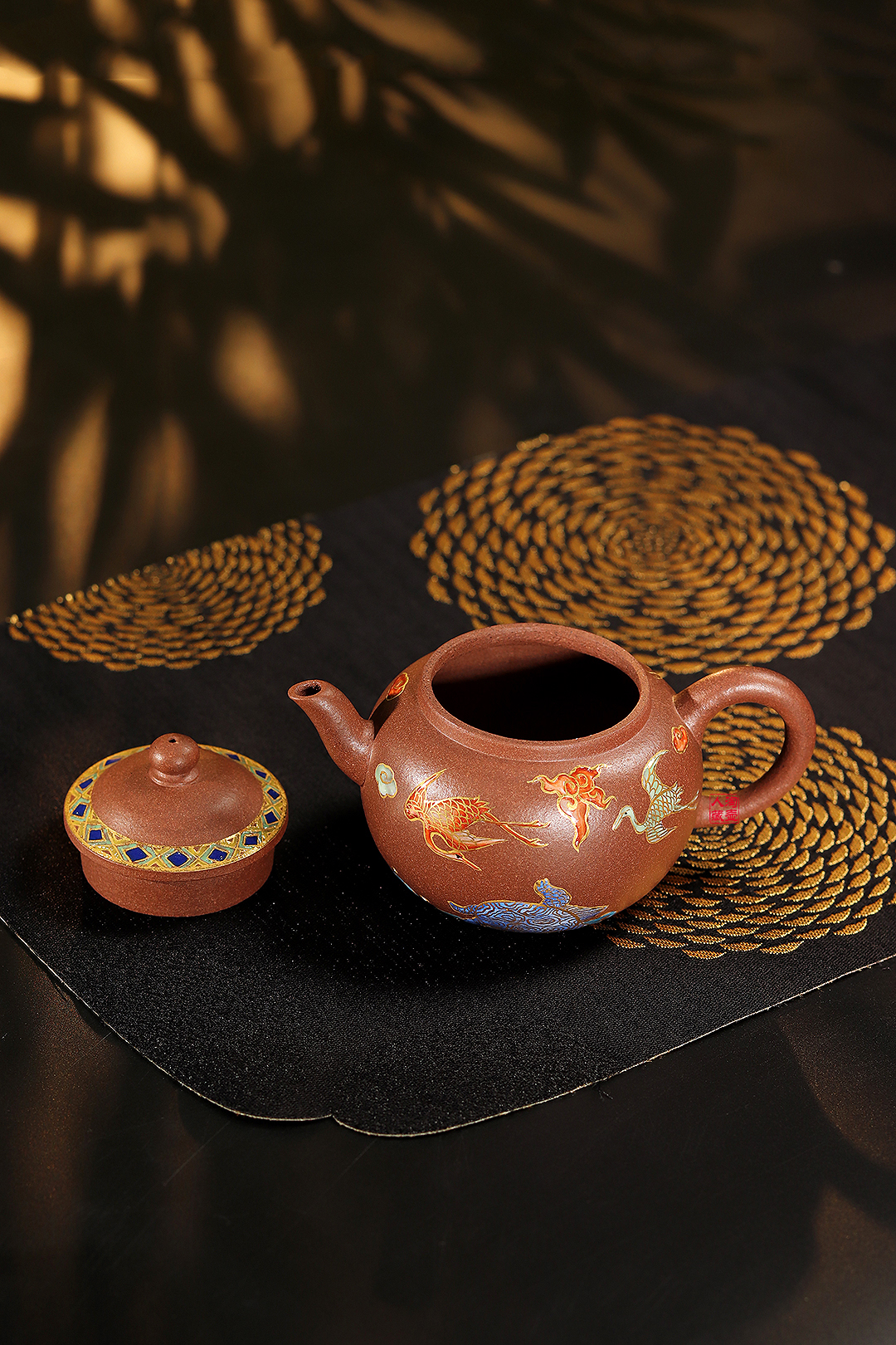 惠祥云紫砂壶《景泰蓝描金心宝壶》赏析