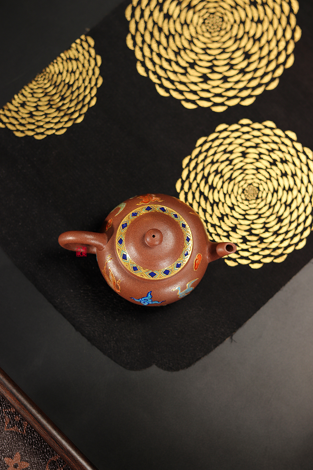 惠祥云紫砂壶《景泰蓝描金心宝壶》赏析