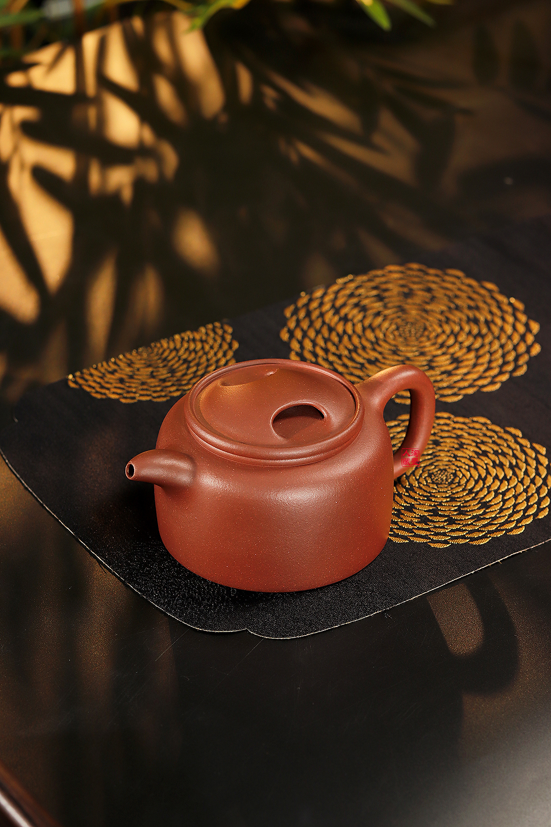 范程豪紫砂壶《牛盖莲子》赏析