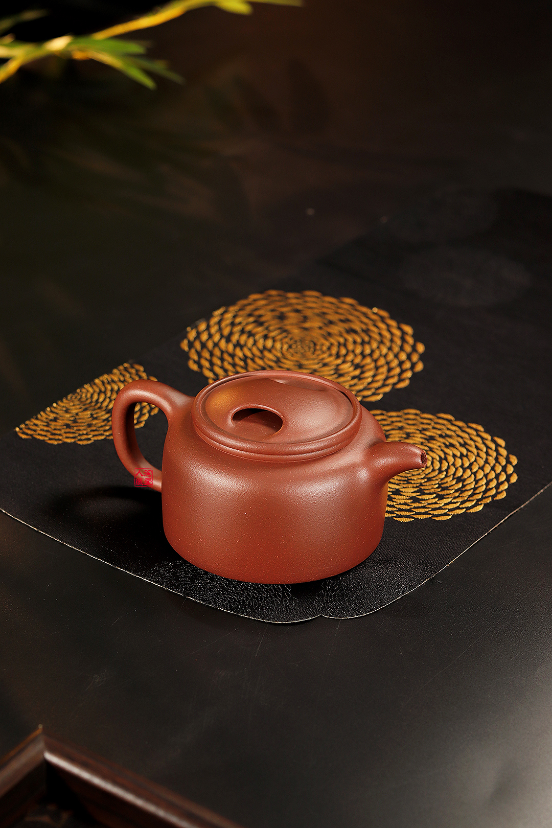 范程豪紫砂壶《牛盖莲子》赏析