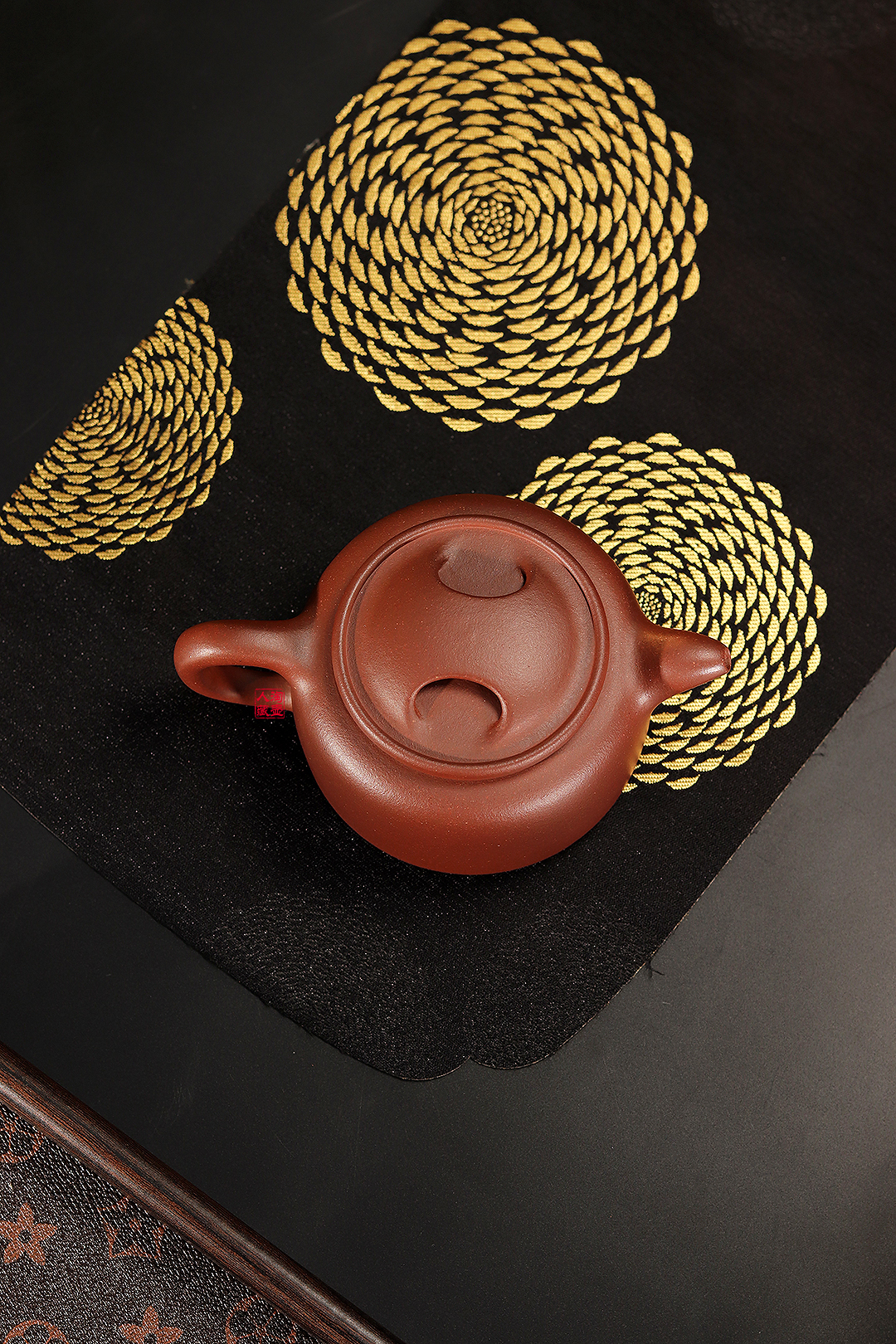 范程豪紫砂壶《牛盖莲子》赏析