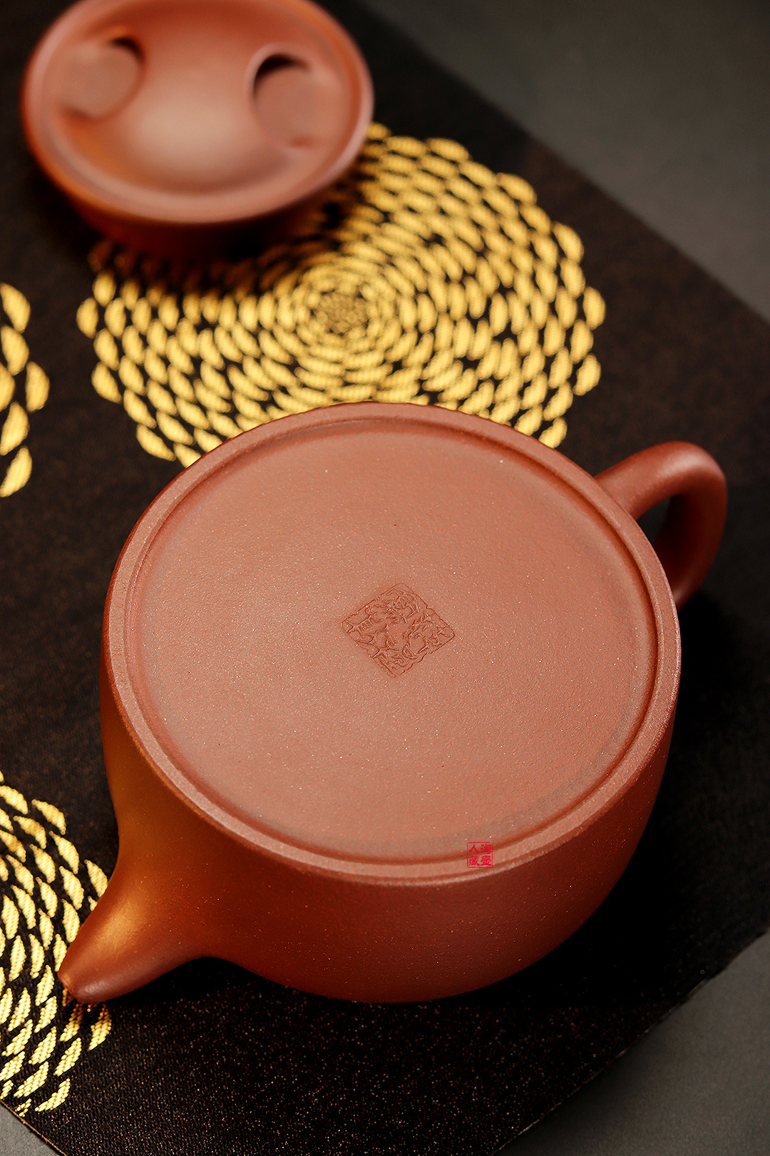 范程豪紫砂壶《牛盖莲子》赏析