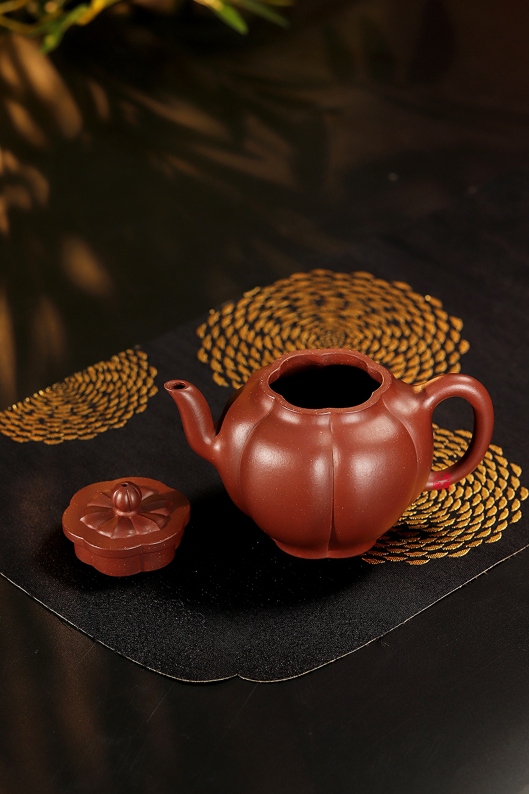 范程豪紫砂壶《全手雪梅》赏析